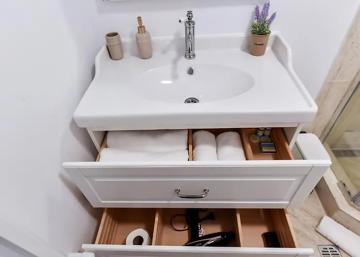 Fiverooms Апартаменти Брашов