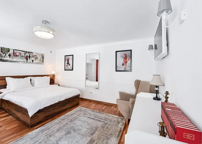 Fiverooms Апартаменти *